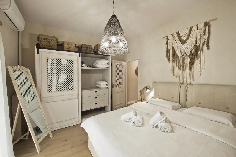 Stylish Apartment at Pagrati — комфортный отель в Афины