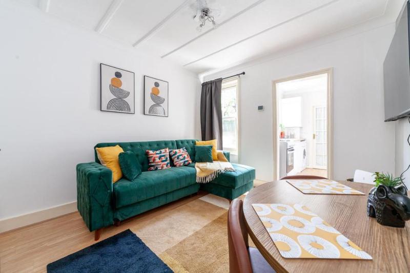 One bedroom flat in the heart of Brixton — забронировать отель в Лондоне