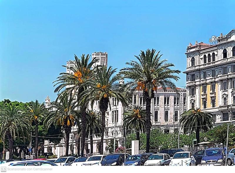 Anna e Mario a Cagliari - Spazioso trilocale con balcone