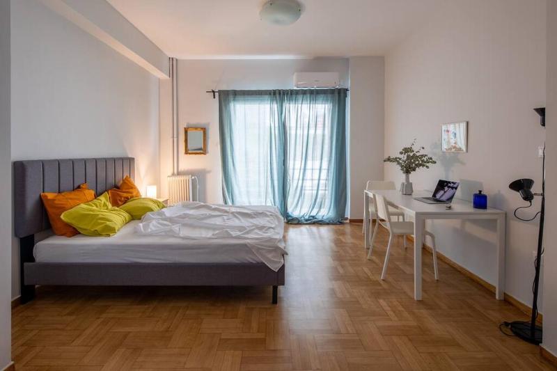 Newly renovated, quiet & central apartment in Kolonaki — отель с удобным расположением в Афины