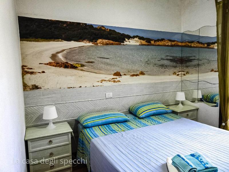 La Casa Degli Specchi a La Maddalena - Villetta 2 Giardini