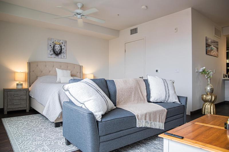 Luxury studio PH in Hollywood — отель с удобным расположением в Лос-Анджелесе