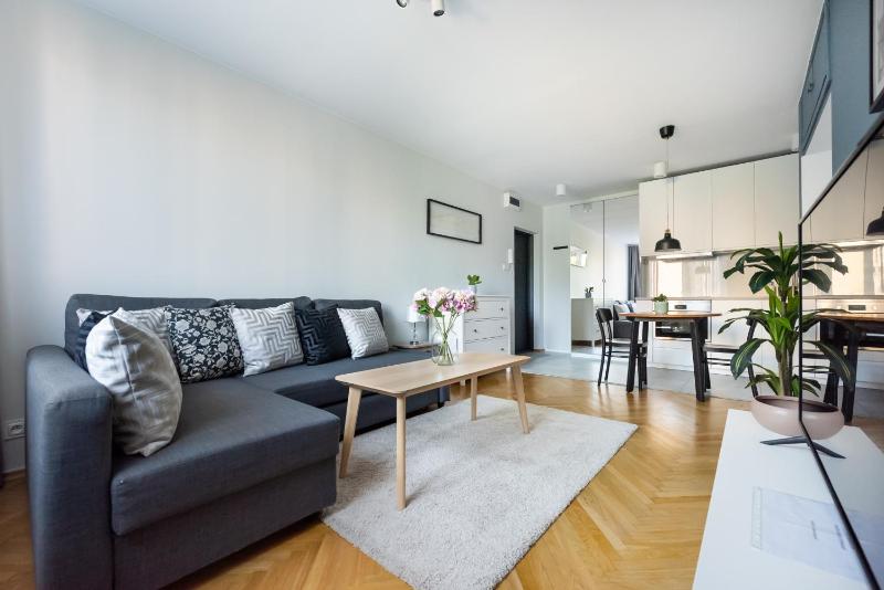 Nowogrodzka Grey Apartment — отель в Варшаве, Польша