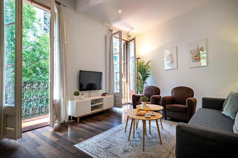 Habitat Apartments Eixample Balconies. — отель с удобным расположением в Барселоне