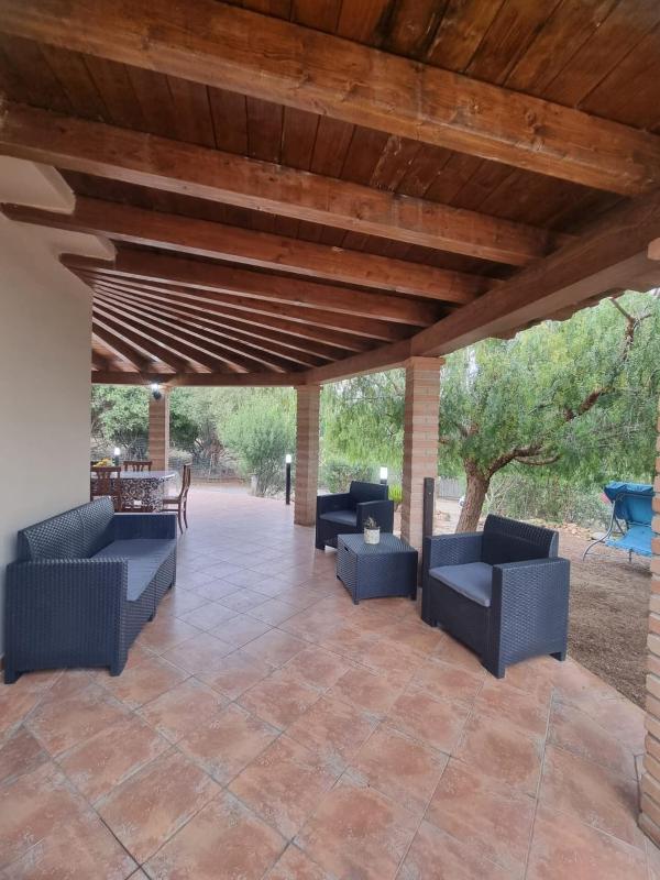 La Rosa Gialla a Solanas - Splendida villa con giardino