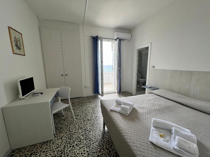 Domus Beach a Lu Bagnu - Paradisiaco hotel sulla spiaggia