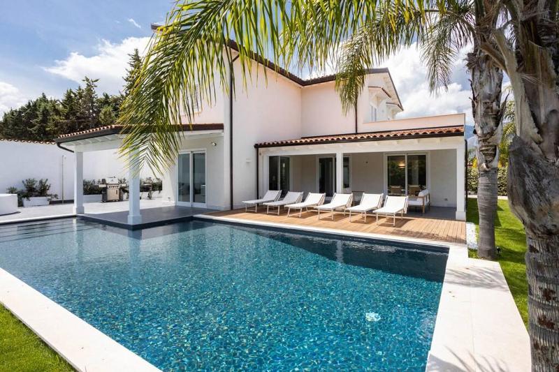 Luxury Villa Spa Castelforte Gemini — отель в Палермо, Италия