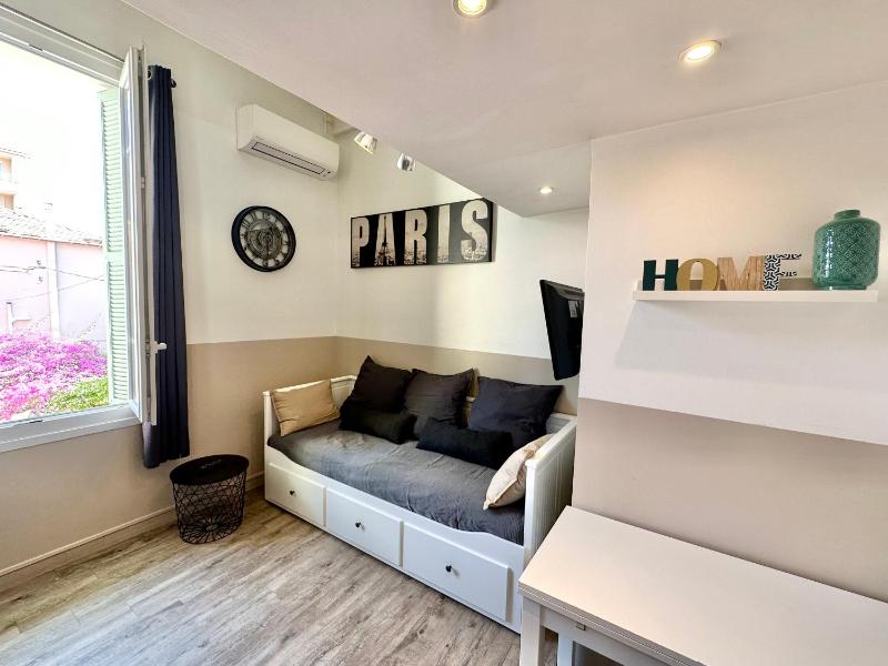 Studio avec Clim a 100m plage - 15min centre ville — отель с удобным расположением в Николь
