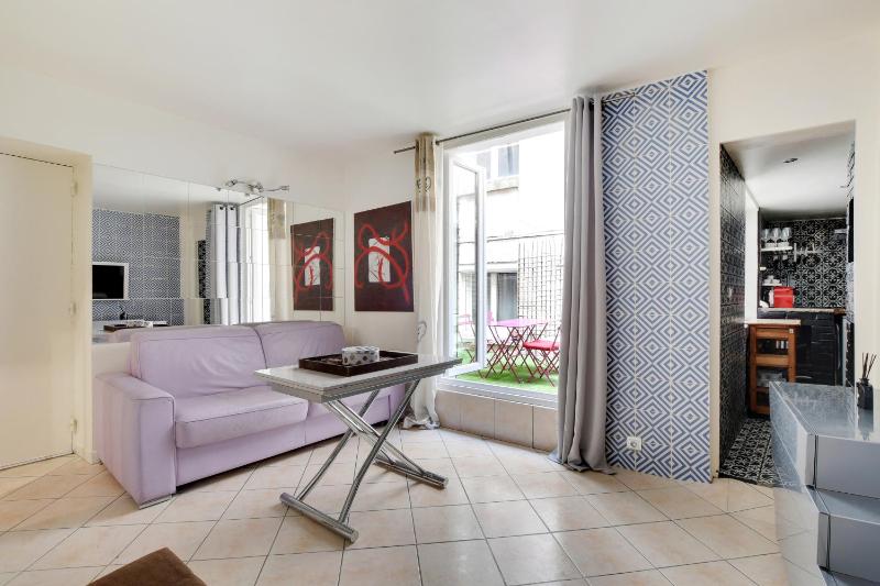 Pick A Flat's Apartment in Les Halles - Rue des Lombards — отель с удобствами в Париже