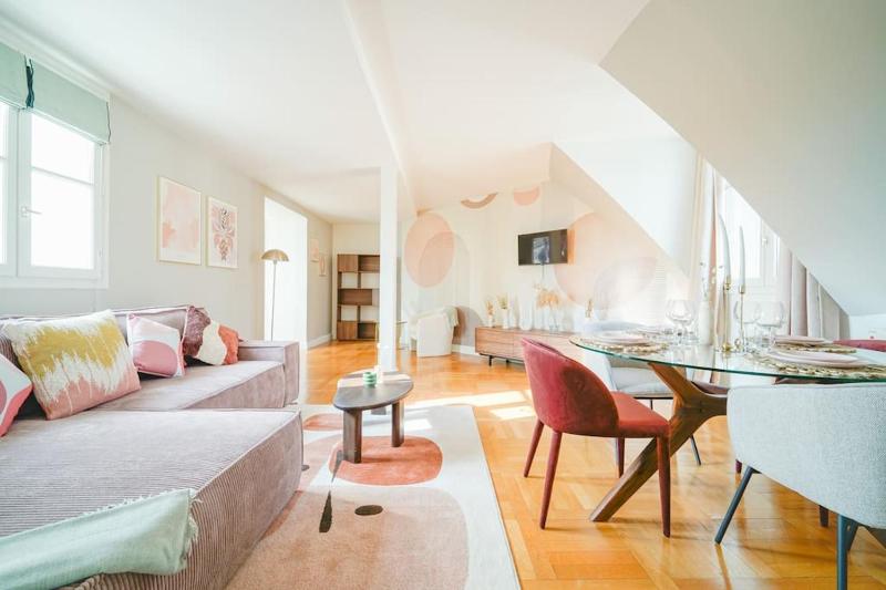 Appartement Haussmannien 16eme arrondissement — отель в Париже, Франция