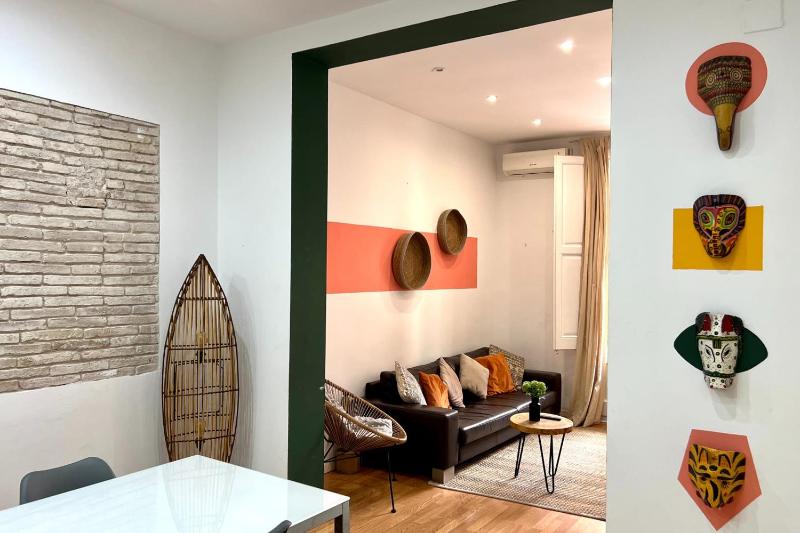 Centric 2 Bedroom Apartment with a Private Lovely Terrace — комфортный отель в Барселоне