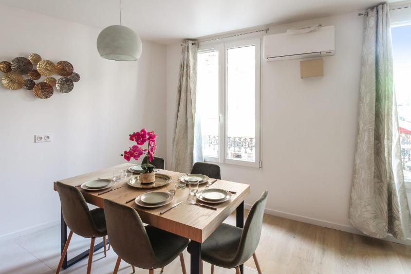 Lovely flat 5 min away from the Champs Elysees - Paris - Welkeys — забронировать отель в Париже