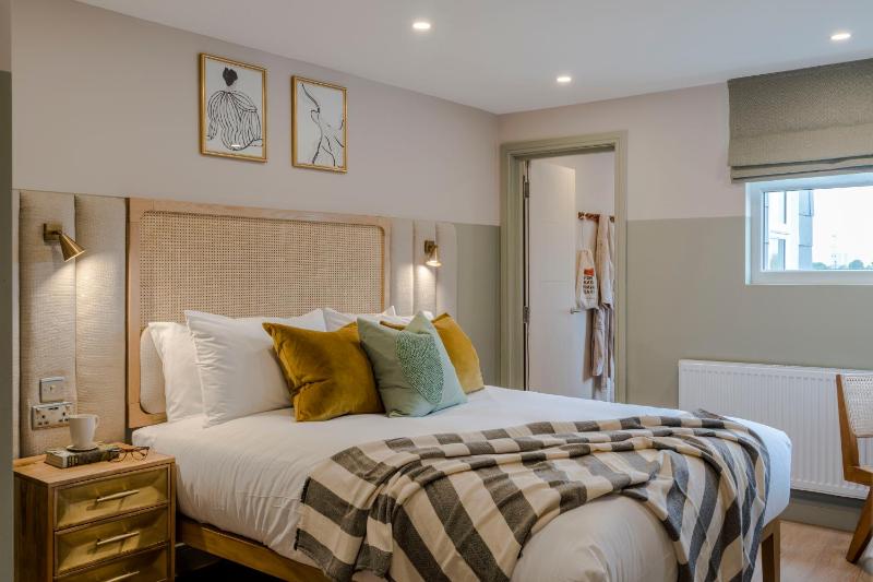 Shepherds Bush - Your Apartment — забронировать отель в Лондоне