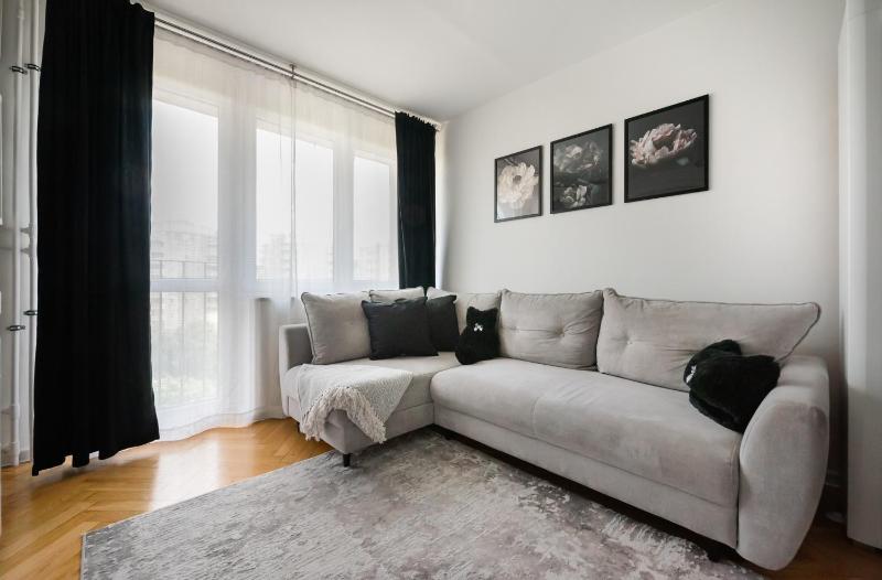 Wola Okopowa Luxury Apartment — отель с удобным расположением в Варшаве