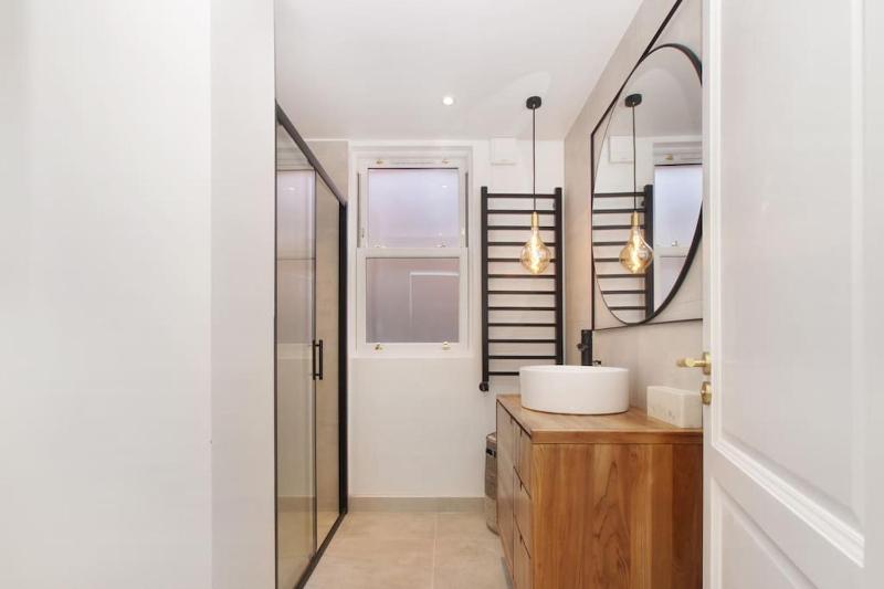 Newly refurbished, cosy & modern apartment in E17 — комфортный отель в Лондоне