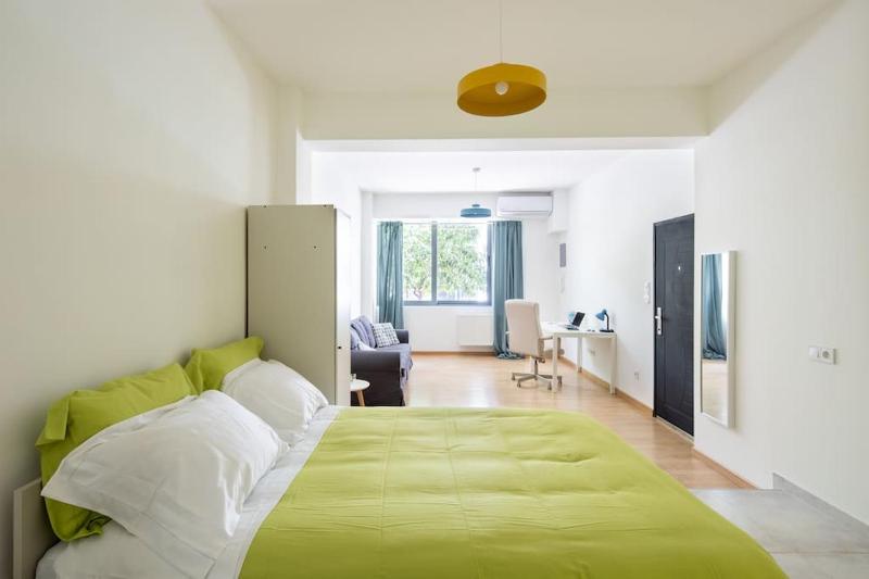 Fully Renovated Cosy Studio Downtown Exarcheia! — комфортный отель в Афины