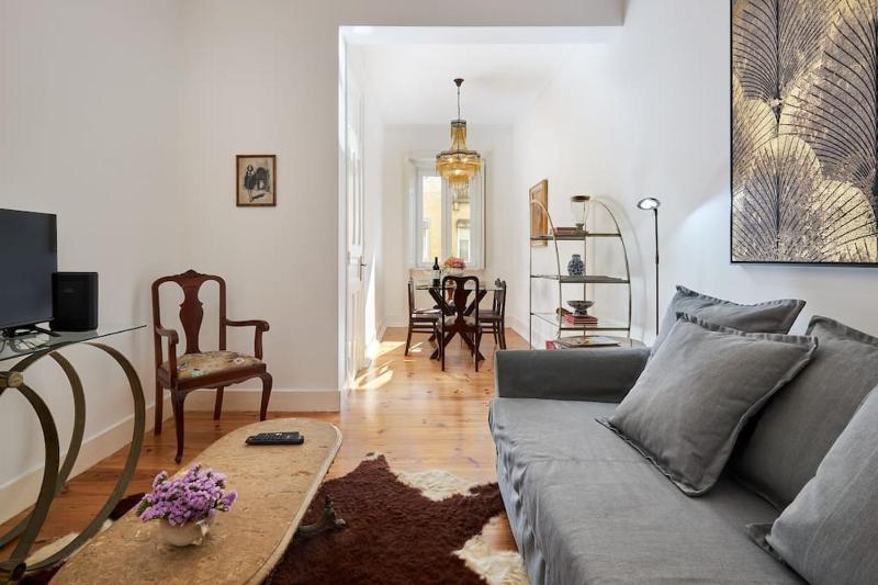 Charming Lisbon Central Apartment — отель с удобным расположением в Лиссабоне