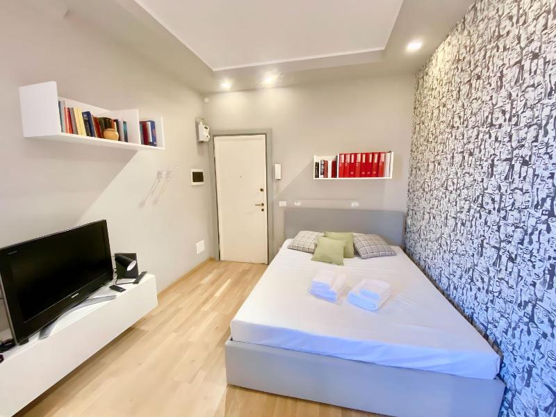 Viale Umbria Colorful and Cosy Studio — отель с удобствами в Милане