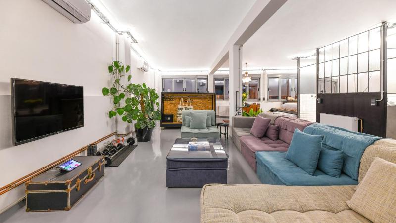 Monastiraki #WallsFree CityCenter- Unspoiled Athens Apartments — отзывы гостей и цены