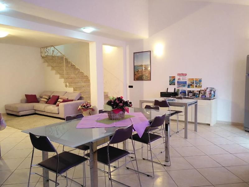 Alice B&B a Càbras - Confortevole B&B nel Centro Storico