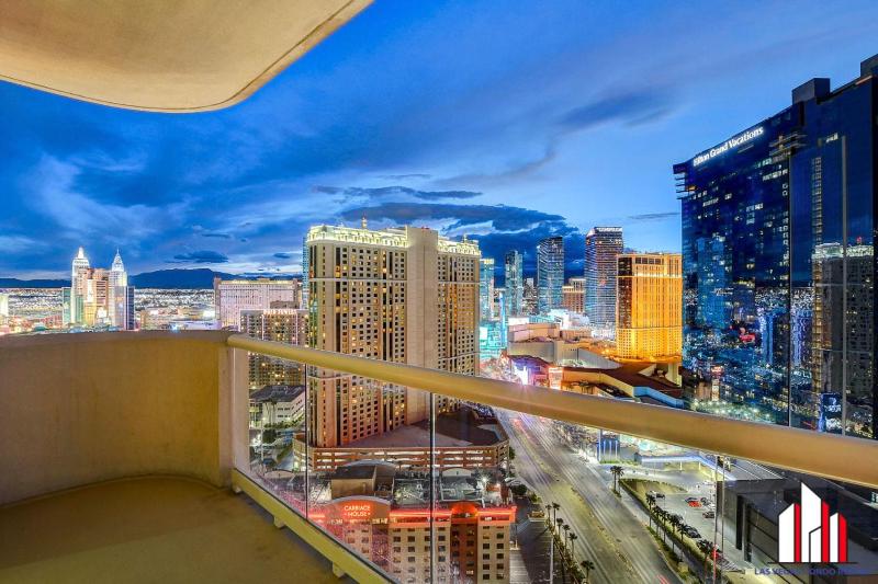 MGM Signature-27-805 F1 Track & Strip View Balcony — отзывы гостей и цены