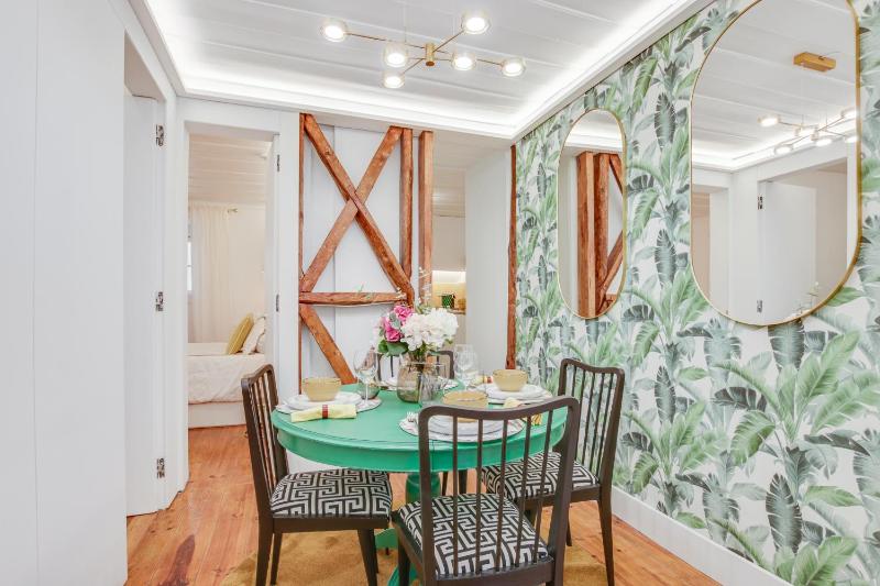 Цены на Golden Cage Chiado - Charm Historic and Cozy в Лиссабоне