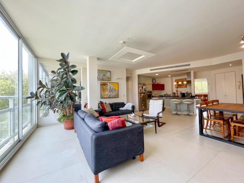 Spacious cosy & renovated flat in central Tel Aviv — комфортный отель в Тель-Авиве