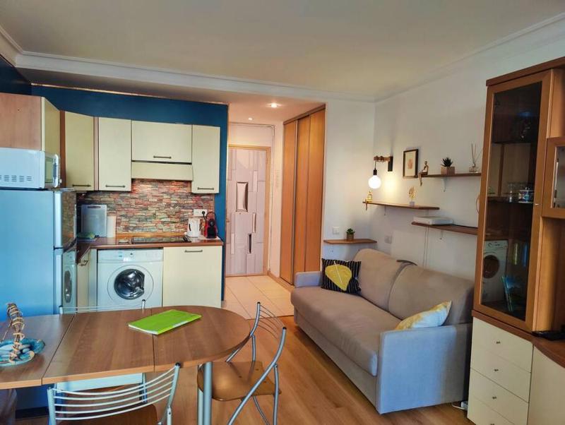 Central close to beaches and shops, up till 6 pers — отель с удобным расположением в Николь