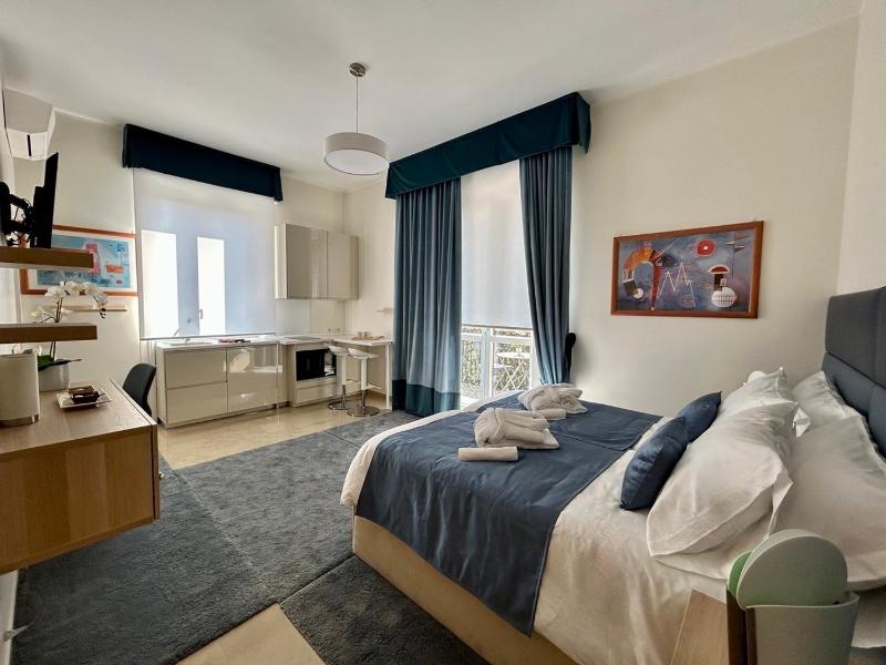 KING'S SUITE - Quiet and Refined in the Heart of Milan — комфортный отель в Милане