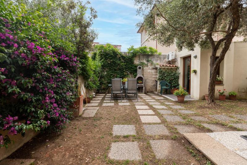 Theo's Rooms a Olbia - Confortevoli Camere in Centro