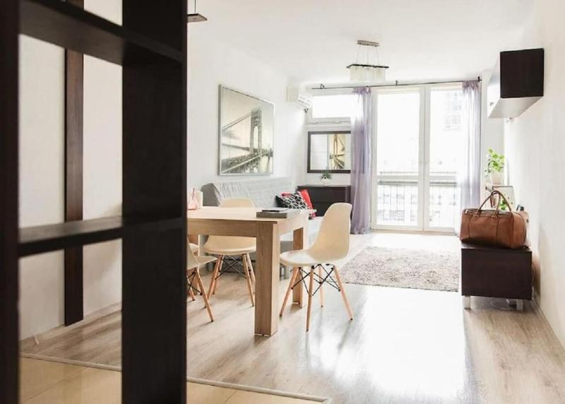 Comfortable And Charming/City Center/JP20 — забронировать отель в Варшаве