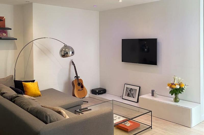 Superbe Appartement Batignolles — комфортный отель в Париже