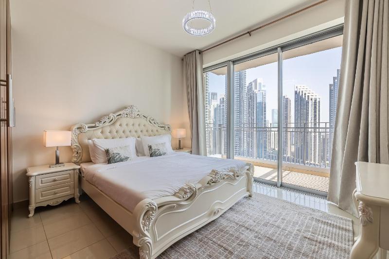 Cozy 3BDR Apartment in Downtown I Standpoint Tower — комфортный отель в Дубае