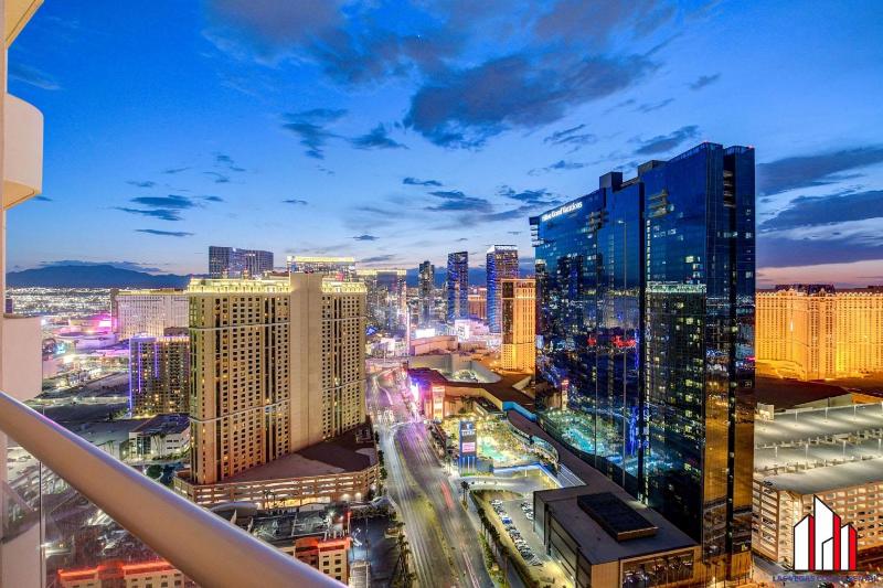Signature 2Br3Ba F1 View Balcony Ste 34-819 and 21 — отель с удобствами в Лас Вегасе