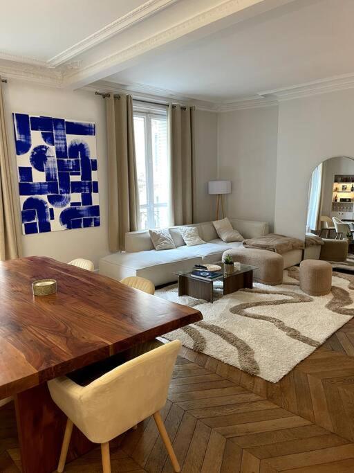 Appartement 70m2 Parc Monceau — отель с удобствами в Париже