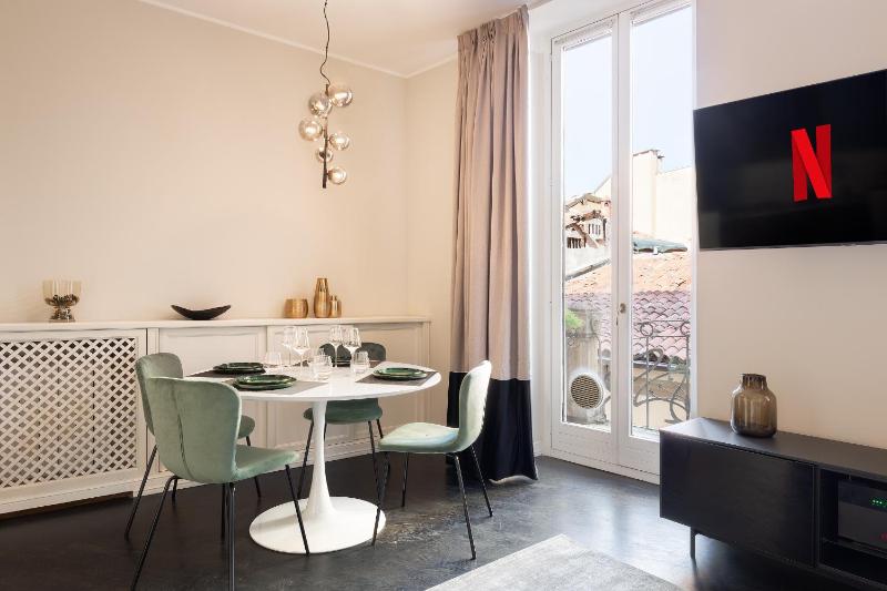 HL Luxury Apartment - Duomo, Via Torino, Montenapoleone — отель в Милане, Италия
