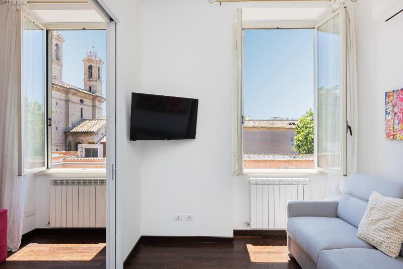 Corso View by Rental in Rome — забронировать отель в Риме