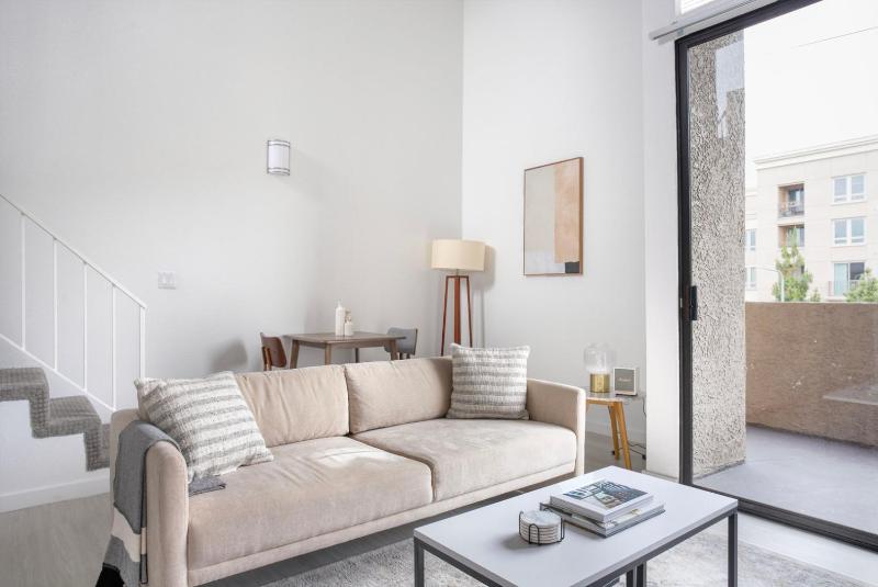 Playa Vista 1br w gym pool nr park LAX-1071 — отель в Лос-Анджелесе, Соединенные Штаты Америки