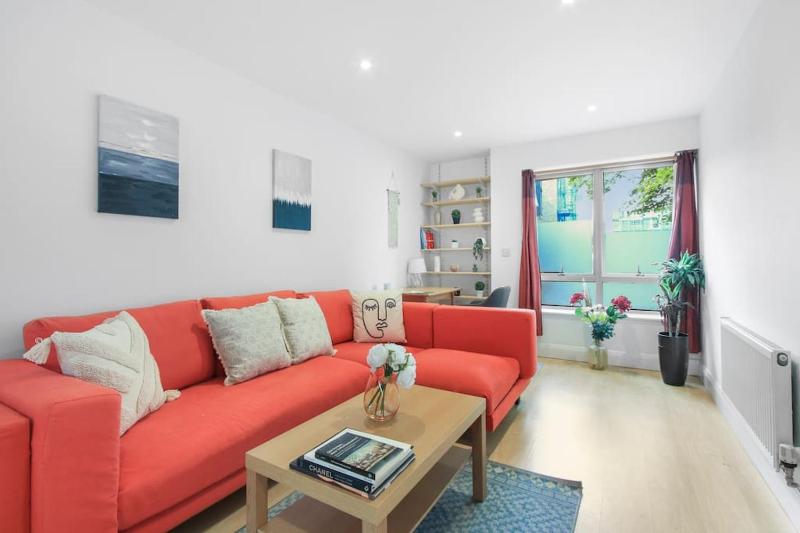 Chic One Bed Deptford Apartment — комфортный отель в Лондоне