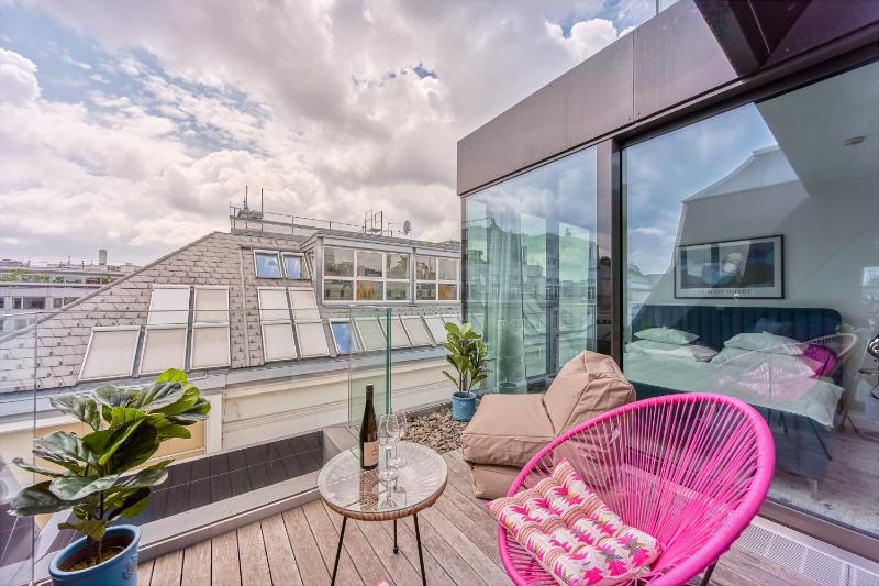 Smile Apartments "Innere Stadt" — отель с удобным расположением в вене
