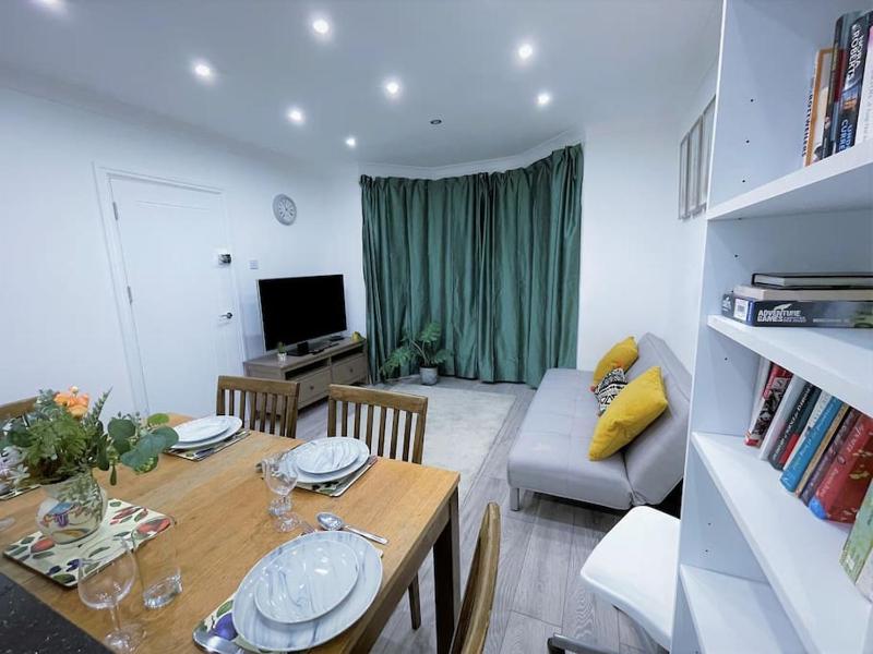 (ZONE 2) CONTEMPORARY 2 BED FLAT HEART OF LEWISHAM — отзывы гостей и цены