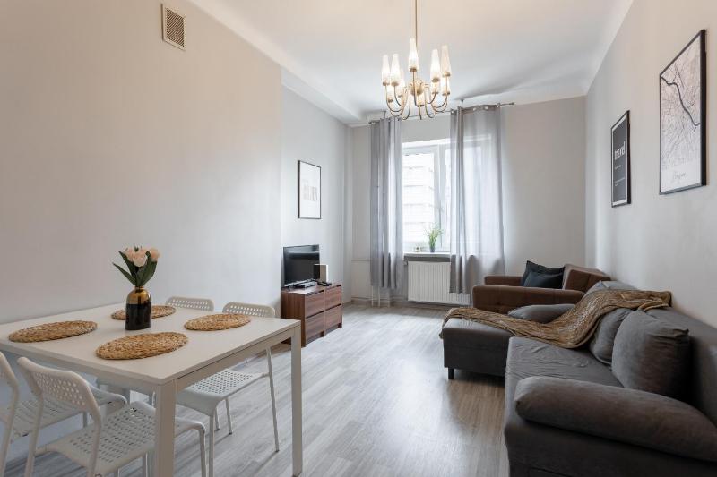 GA - Big and Bright Apartment in Top Location&Marszalkowska — отель в Варшаве, Польша