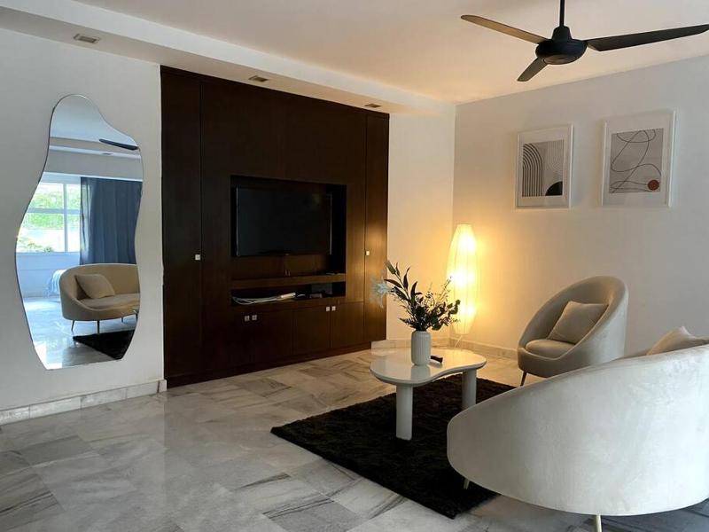 Contemporary studio space by Bangsar MRT — отель с удобным расположением в Куала-Лумпуре