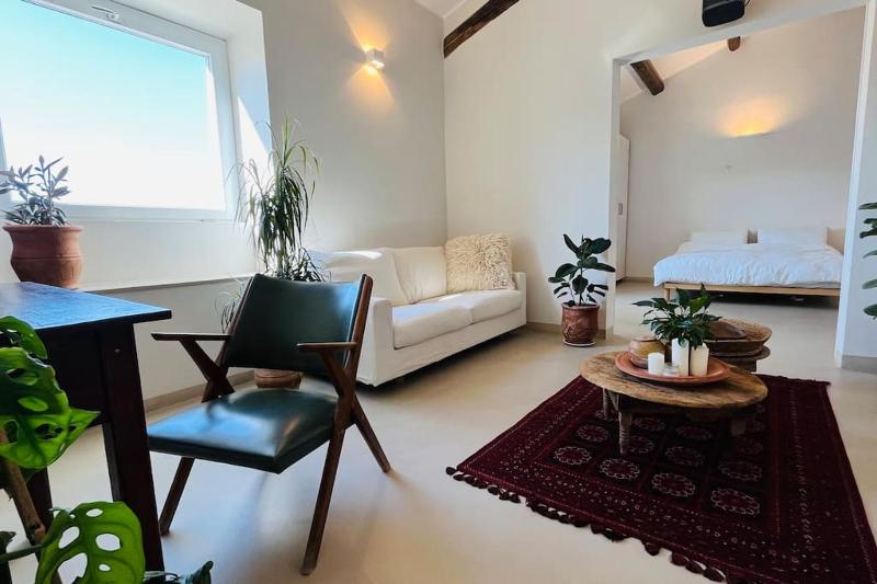 Stunning loft with view Piazza Fanti — забронировать отель в Риме
