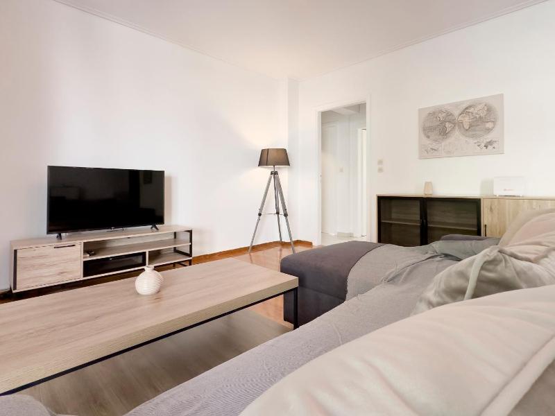Цены на Metamorfoseos Spacious 120sqm apt in Alimos в Афины