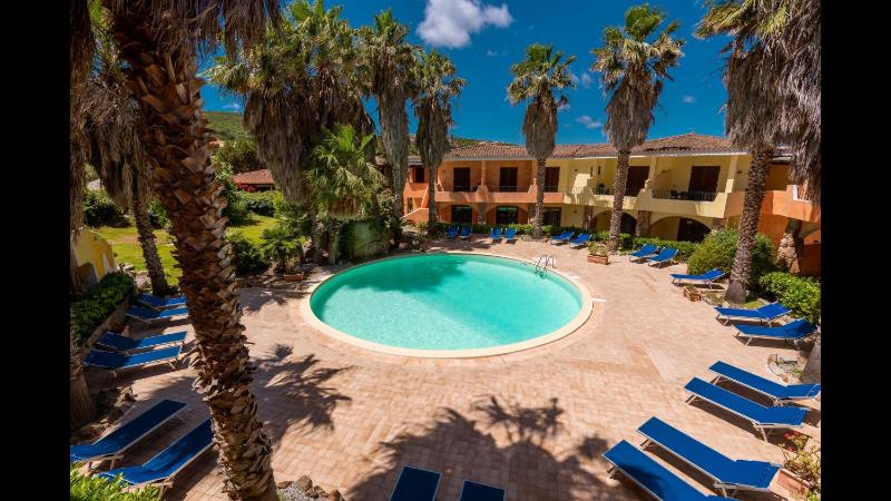 Tranquile Green Village a Palau - Studio con piscina