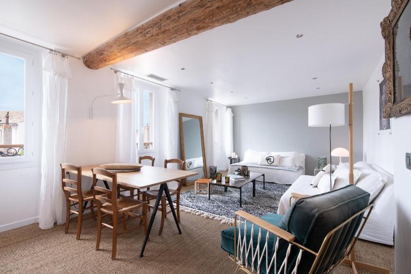 PAULA, 2 chambres en centre-ville — комфортный отель в Сент-Тропезе