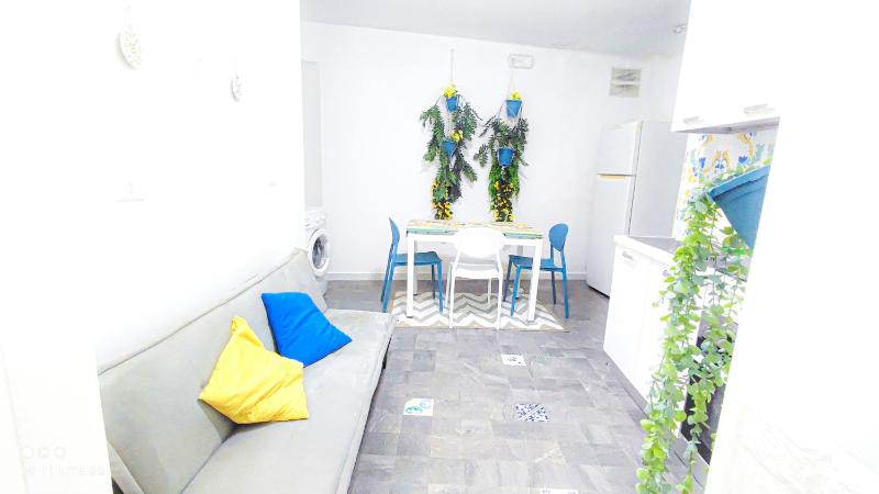 Loft Monteoliveto by NapulitanDream — отель в Неаполе, Италия