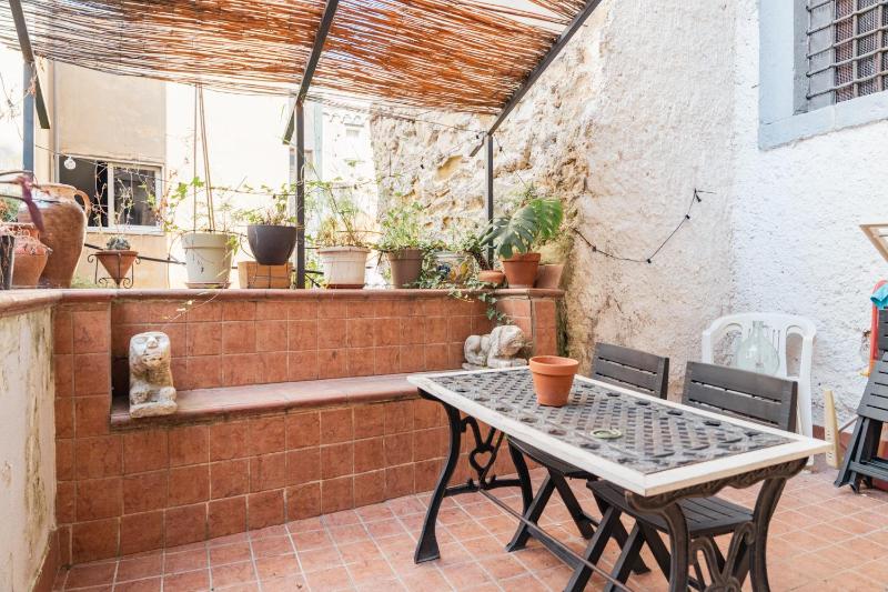Appartamento in pieno Centro Storico con terrazzo "O'vicariello" — комфортный отель в Неаполе