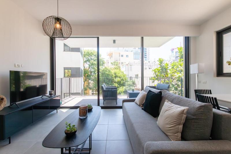 Charming & Quiet 1 BR in Heart Tel Aviv — отель в Тель-Авиве, Израиль